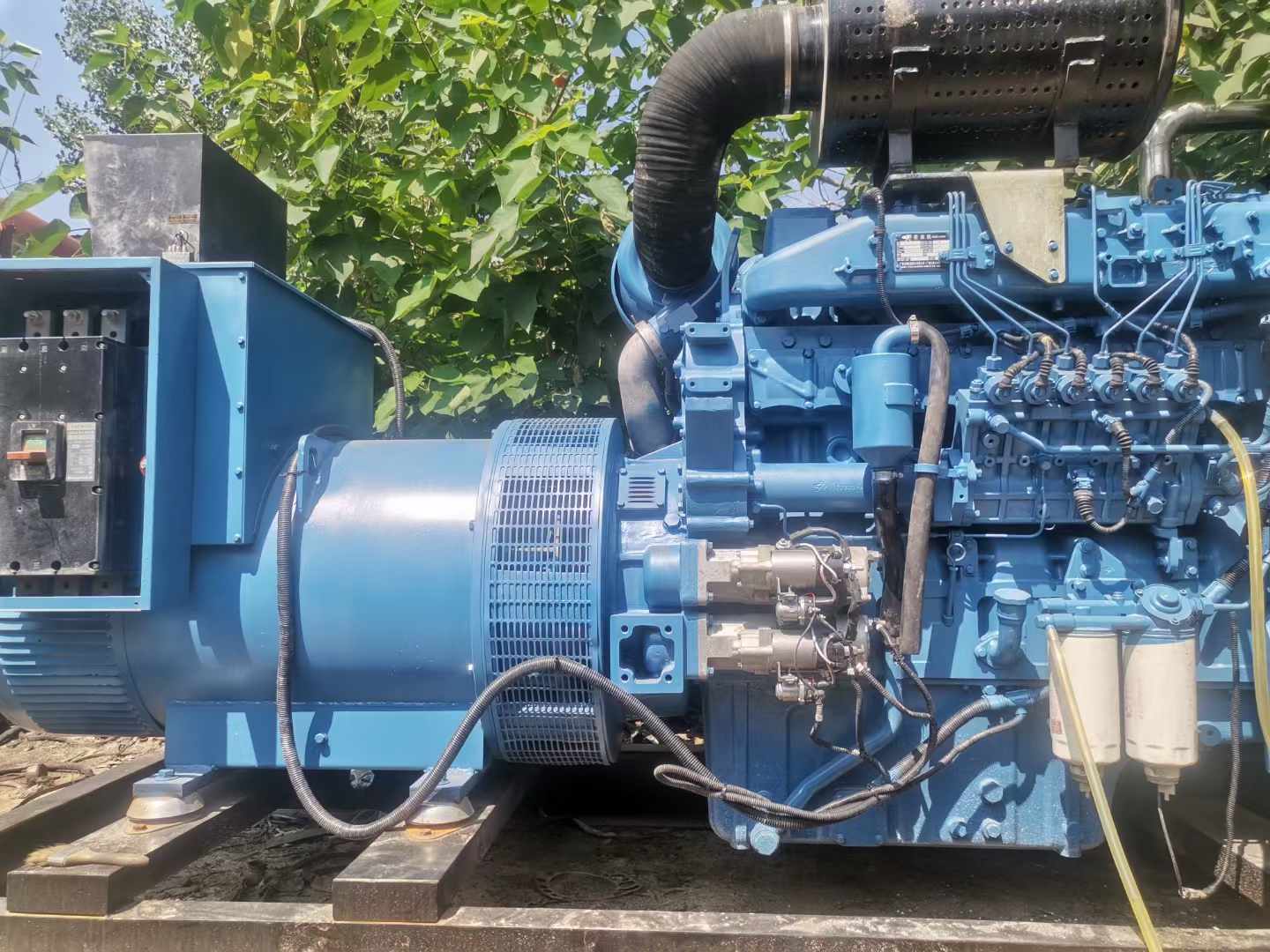 东区详细说明降低 800kW 柴油发电机输出电流波动的方法