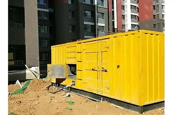 东区发电机租赁中燃油压力过低会对发动机的哪些部件造成损坏？