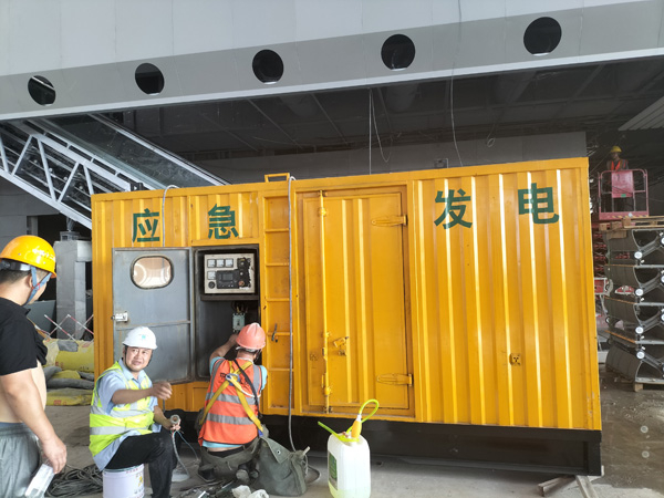 东区怎样判断空气滤清器是否需要更换？